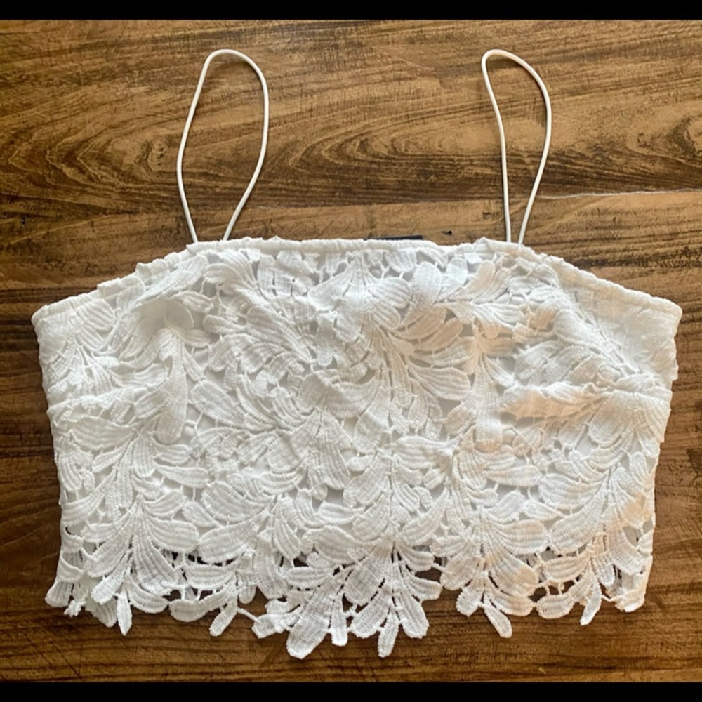 Entry White Lace Crop Top
